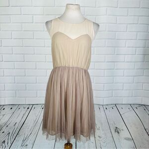 10/$25🦋 Lush Gray & Cream Pleated Chiffon Midi Dress - Size Medium